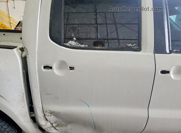 1N6ED1EK2PN613368 2023 NISSAN FRONTIER White Rear seats view