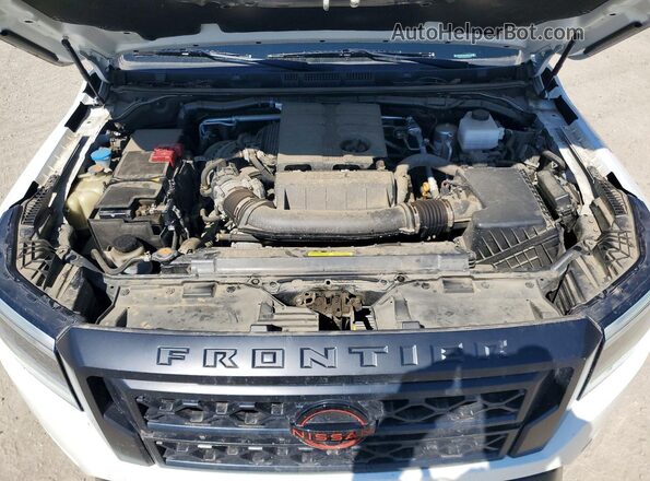1N6ED1EK2RN640167 2024 NISSAN FRONTIER White Սալոնի հետևի տեսք