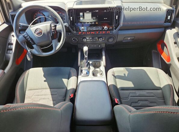 1N6ED1EK5SN633221 2025 NISSAN FRONTIER Gray Widok deski rozdzielczej