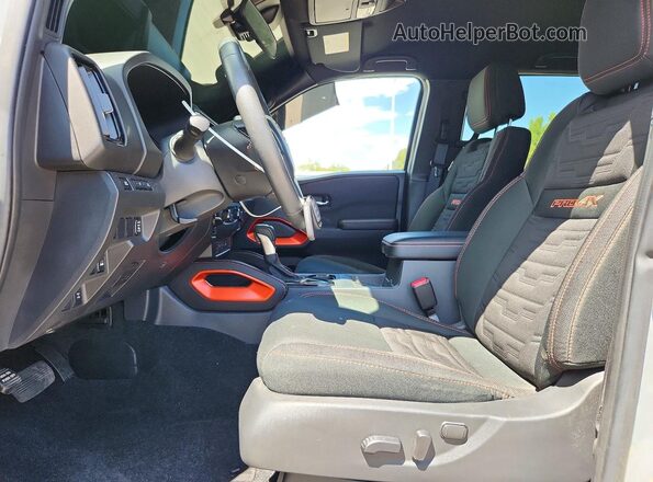 1N6ED1EK5SN633221 2025 NISSAN FRONTIER Gray Widok wnętrza z przodu