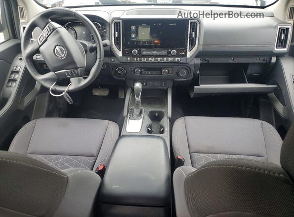 1N6ED1EK7SN635942 2025 NISSAN FRONTIER Черный Вид панели приборов