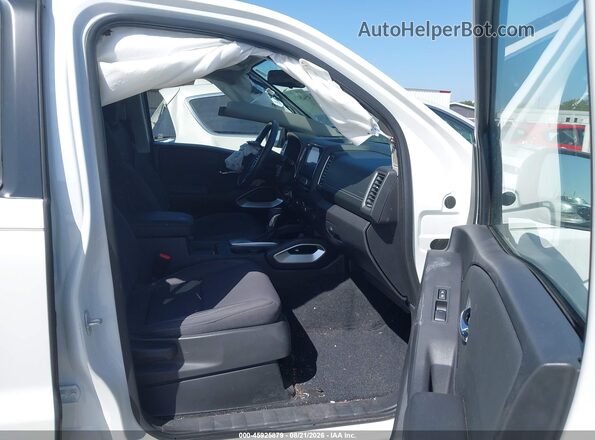 1N6ED1FJ2RN618000 2024 NISSAN FRONTIER White Front interior view