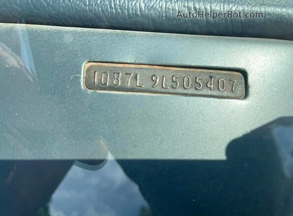 1Q87L9L505407 1979 CHEVROLET CAMARO Двухцветный Вид подкапотного пространства