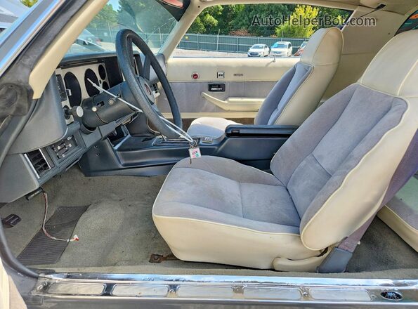 1Q87L9L505407 1979 CHEVROLET CAMARO Двухцветный Вид салона спереди