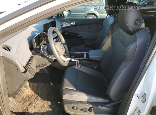 1V25MPE80RC004058 2024 VOLKSWAGEN ID.4 White Vista interior delantera