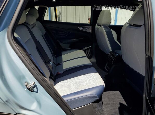 1V25MPE83RC008329 2024 VOLKSWAGEN ID.4 Blue Vista interior trasera