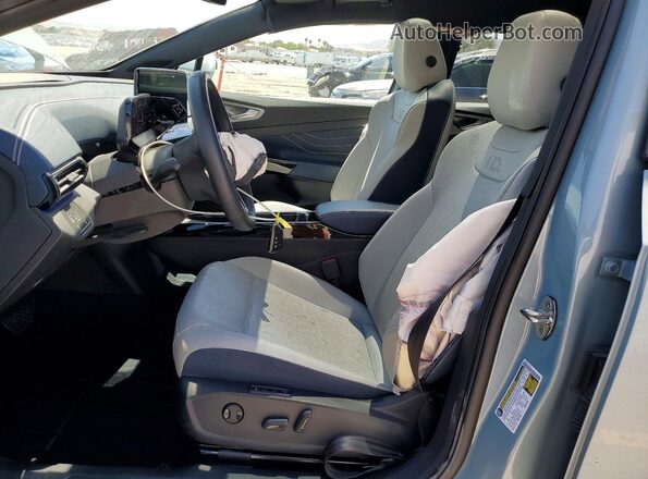 1V25MPE83RC008329 2024 VOLKSWAGEN ID.4 Blue Vista interior delantera