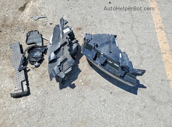 1V25MPE83RC008329 2024 VOLKSWAGEN ID.4 Blue Vista de la etiqueta del VIN