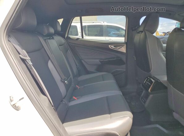 1V25MPE85RC009675 2024 VOLKSWAGEN ID.4 White Widok wnętrza z tyłu