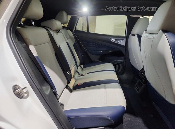 1V25MPE85RC017422 2024 VOLKSWAGEN ID.4 White Rear interior view