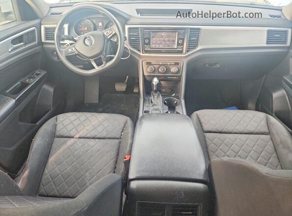 1V2AP2CA0JC530628 2018 VOLKSWAGEN ATLAS White Widok deski rozdzielczej