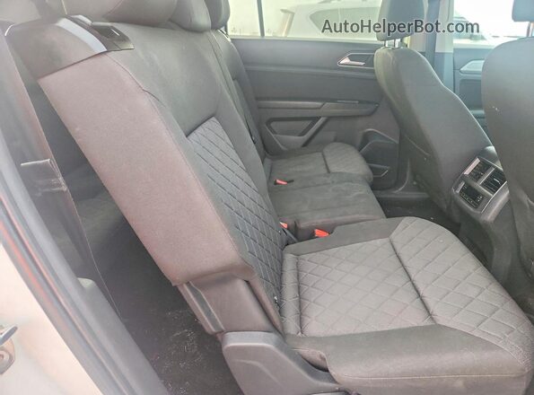 1V2AP2CA0JC530628 2018 VOLKSWAGEN ATLAS White Widok wnętrza z tyłu