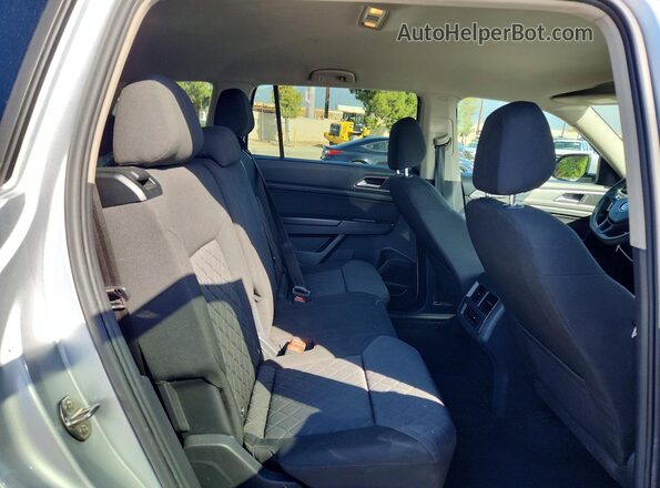 1V2AR2CA9JC552900 2018 VOLKSWAGEN ATLAS Silver Vista interior trasera