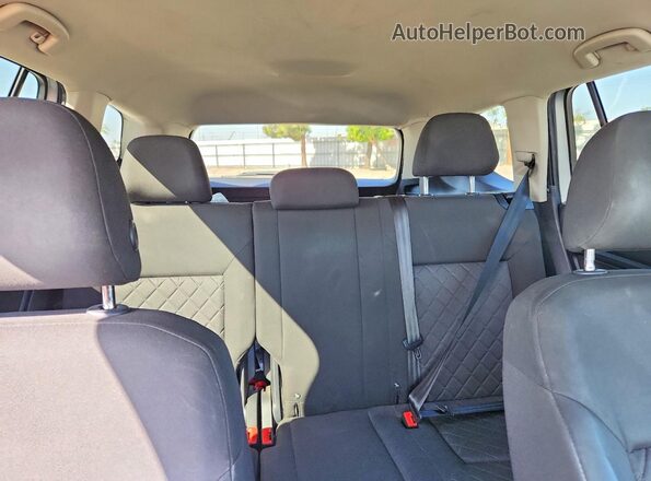 1V2AR2CA9JC552900 2018 VOLKSWAGEN ATLAS Silver Vista de los asientos traseros