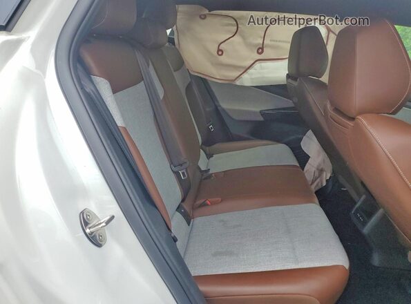 1V2BMPE85RC007072 2024 VOLKSWAGEN ID.4 White Vista de los asientos traseros