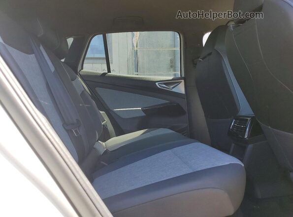 1V2BMPE86RC010627 2024 VOLKSWAGEN ID.4 White Вид задньої частини салону