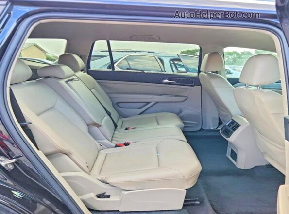 1V2CR2CA2JC509069 2018 VOLKSWAGEN ATLAS Черный Вид задних сидений