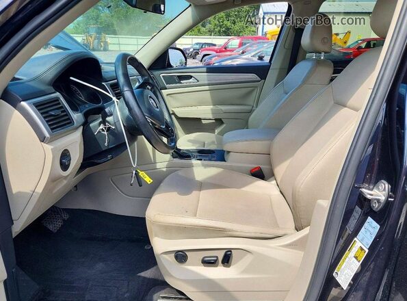 1V2CR2CA2JC509069 2018 VOLKSWAGEN ATLAS Черный Вид салона спереди