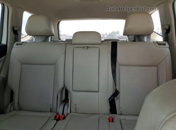 1V2CR2CA2JC518919 2018 VOLKSWAGEN ATLAS White Vista de los asientos traseros