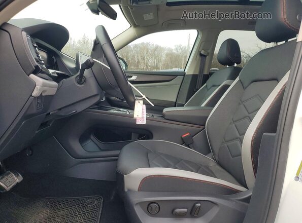 1V2CR2CA3SC522432 2025 VOLKSWAGEN ATLAS White Вид салону спереду