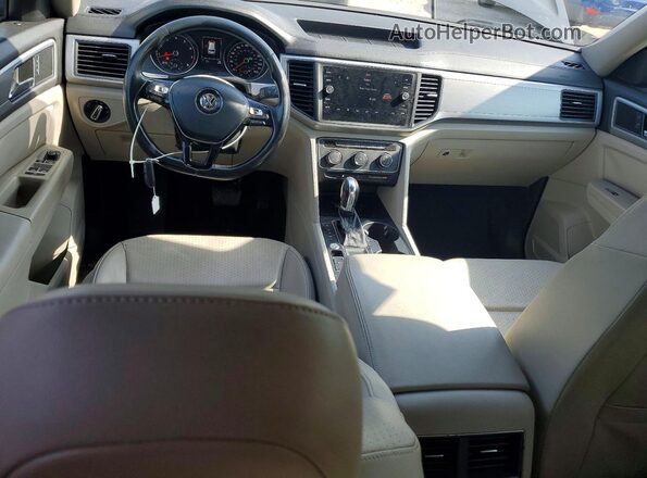 1V2CR2CA4JC523216 2018 VOLKSWAGEN ATLAS Черный Вид панели приборов