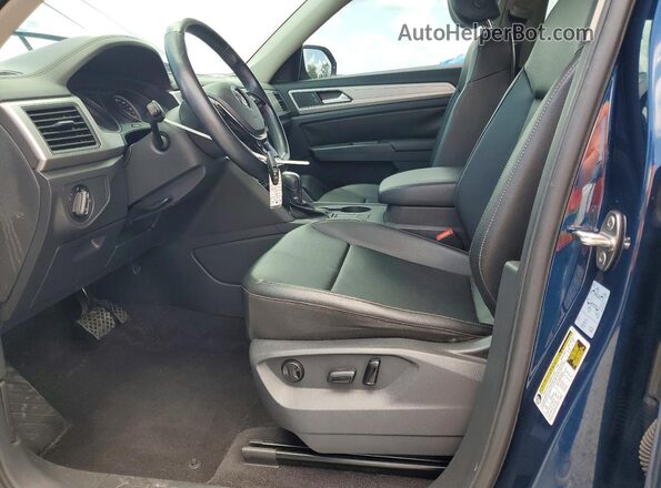 1V2CR2CA8JC545400 2018 VOLKSWAGEN ATLAS Синий Вид салона спереди
