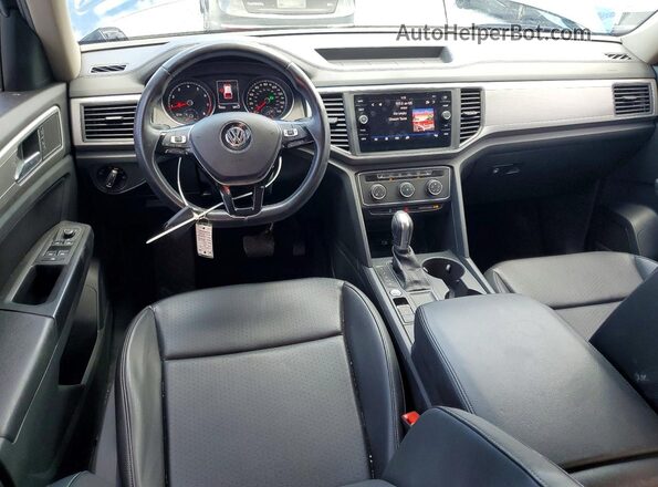 1V2CR2CA8JC545400 2018 VOLKSWAGEN ATLAS Синий Вид панели приборов