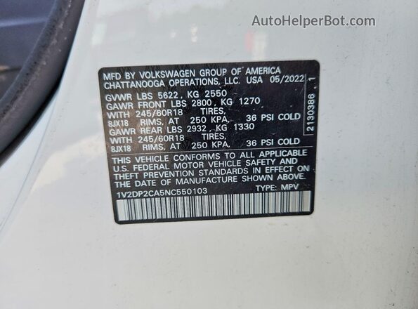 1V2DP2CA5NC550103 2022 VOLKSWAGEN ATLAS White Widok naklejki z numerem VIN