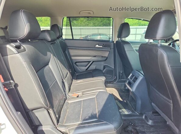 1V2DP2CA5NC550103 2022 VOLKSWAGEN ATLAS White Widok wnętrza z tyłu