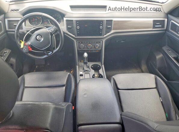 1V2DR2CA1JC517149 2018 VOLKSWAGEN ATLAS White Dashboard view