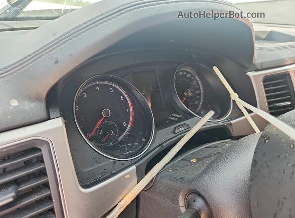 1V2DR2CA2JC533537 2018 VOLKSWAGEN ATLAS White Widok zestawu wskaźników