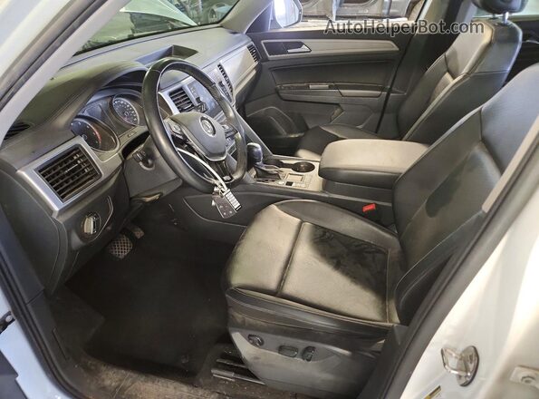 1V2DR2CA3KC543771 2019 VOLKSWAGEN ATLAS White Front interior view