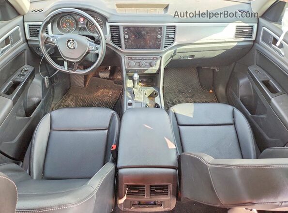 1V2DR2CA8KC590083 2019 VOLKSWAGEN ATLAS Серебряный Вид панели приборов
