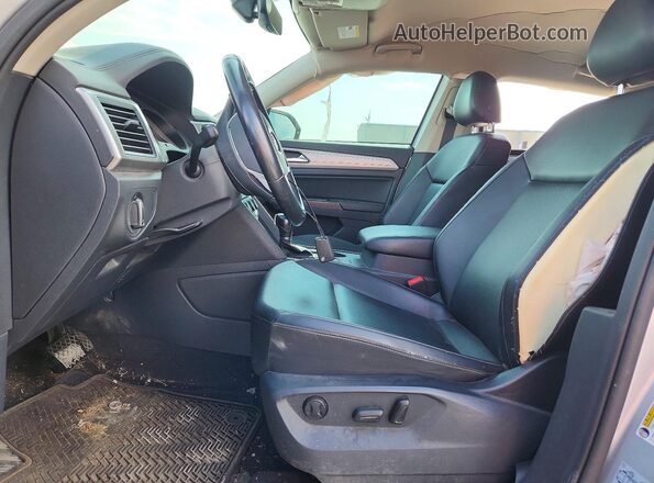 1V2DR2CA8KC590083 2019 VOLKSWAGEN ATLAS Серебряный Вид салона спереди