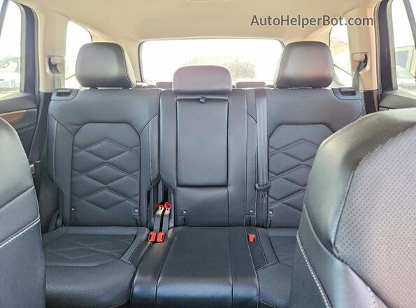 1V2DR2CAXRC606990 2024 VOLKSWAGEN ATLAS Black Rear seats view