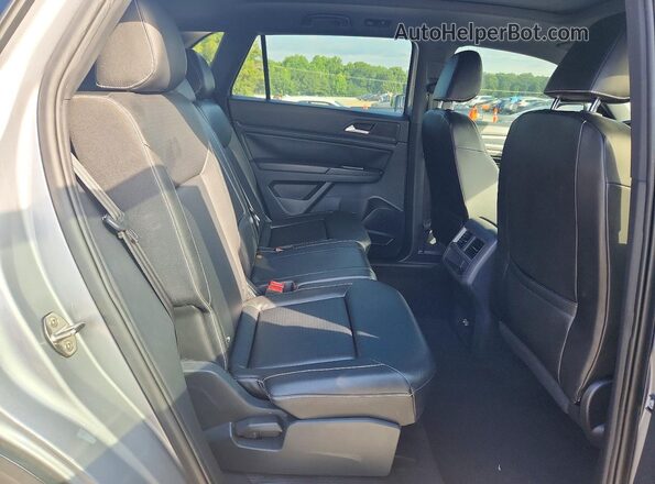 1V2EC2CA8LC200204 2020 VOLKSWAGEN ATLAS Silver Вид задньої частини салону