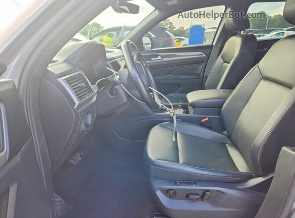 1V2EC2CA8LC200204 2020 VOLKSWAGEN ATLAS Silver Вид салону спереду
