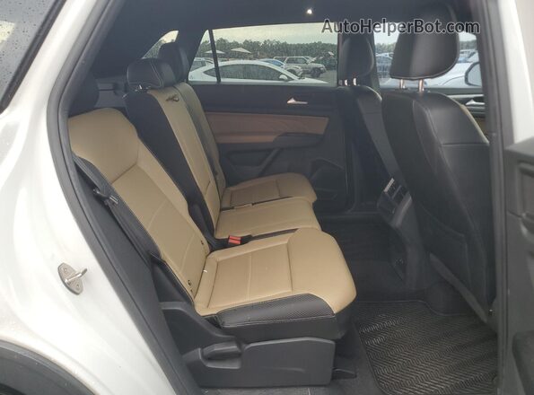 1V2EE2CA9MC209828 2021 VOLKSWAGEN ATLAS White Vista interior trasera