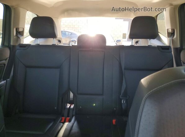 1V2ER2CA2KC518333 2019 VOLKSWAGEN ATLAS Gray Rear seats view