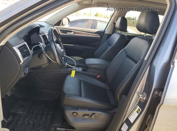 1V2ER2CA2KC518333 2019 VOLKSWAGEN ATLAS Gray Front interior view