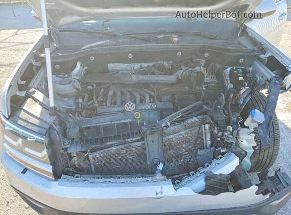 1V2ER2CAXJC521866 2018 VOLKSWAGEN ATLAS Silver Widok komory silnika