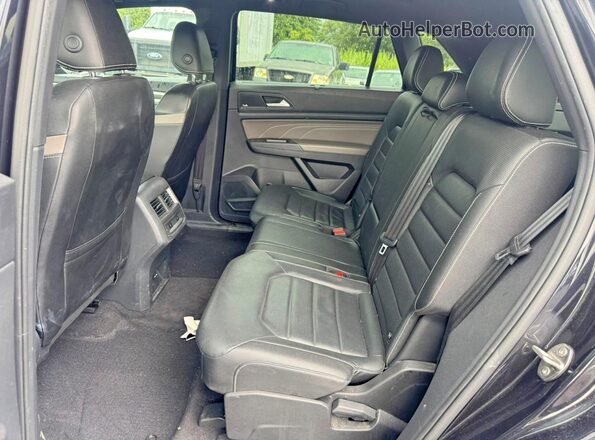 1V2FE2CA1PC218130 2023 VOLKSWAGEN ATLAS Черный Вид щитка приборов