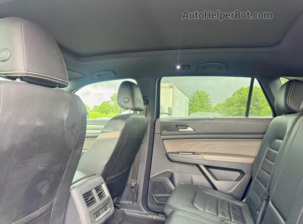 1V2FE2CA1PC218130 2023 VOLKSWAGEN ATLAS Черный Вид задней части салона