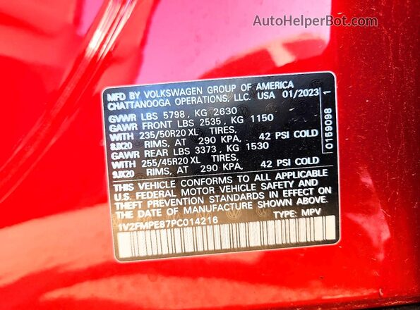 1V2FMPE87PC014216 2023 VOLKSWAGEN ID.4 Maroon Widok naklejki z numerem VIN