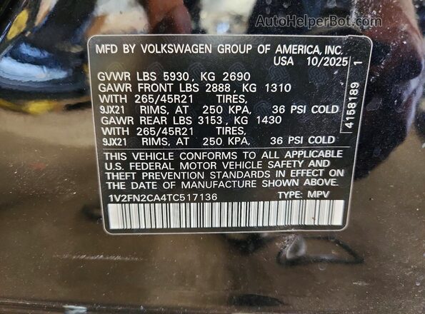 1V2FN2CA4TC517136 2026 VOLKSWAGEN ATLAS Black Vista de la etiqueta del VIN