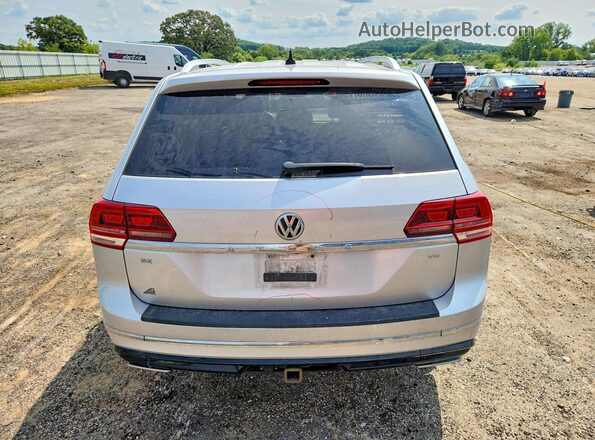 1V2FR2CA5JC557131 2018 VOLKSWAGEN ATLAS Silver Vista trasera