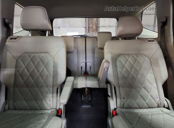 1V2FR2CA5RC586205 2024 VOLKSWAGEN ATLAS White Вид задніх сидінь