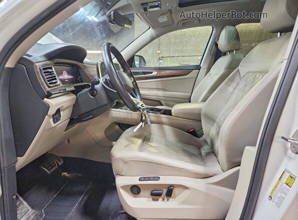 1V2FR2CA5RC586205 2024 VOLKSWAGEN ATLAS White Вид салону спереду