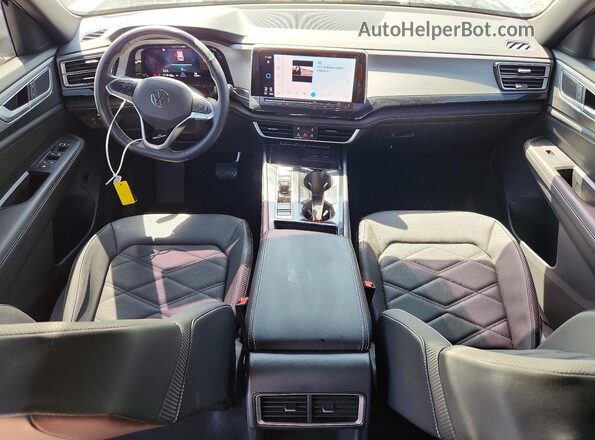 1V2HE2CA4RC247312 2024 VOLKSWAGEN ATLAS Серебряный Вид панели приборов
