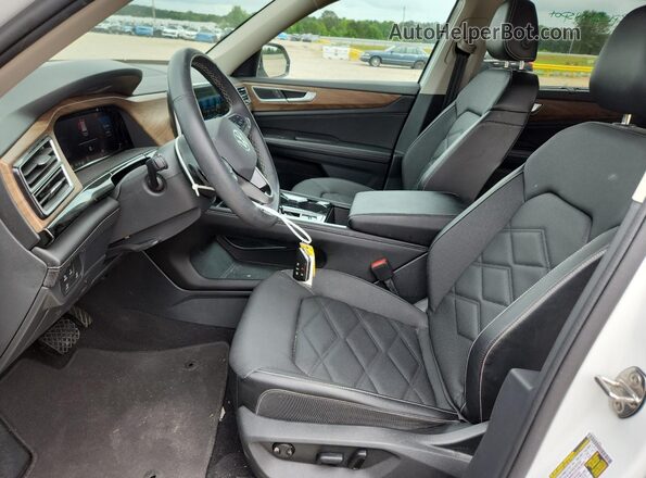 1V2HR2CA3RC559755 2024 VOLKSWAGEN ATLAS White წინა სალონის ხედი